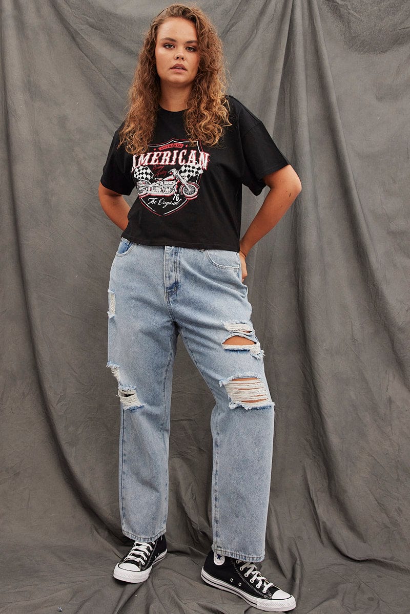 Distressed Mom Jeans  Ripped mom jeans, Ripped jeans outfit, Mom jeans  outfit