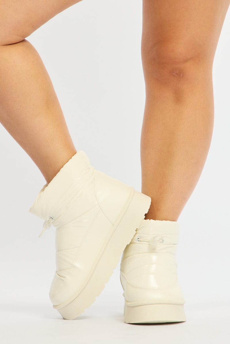 White Snow Boots for YouandAll Fashion