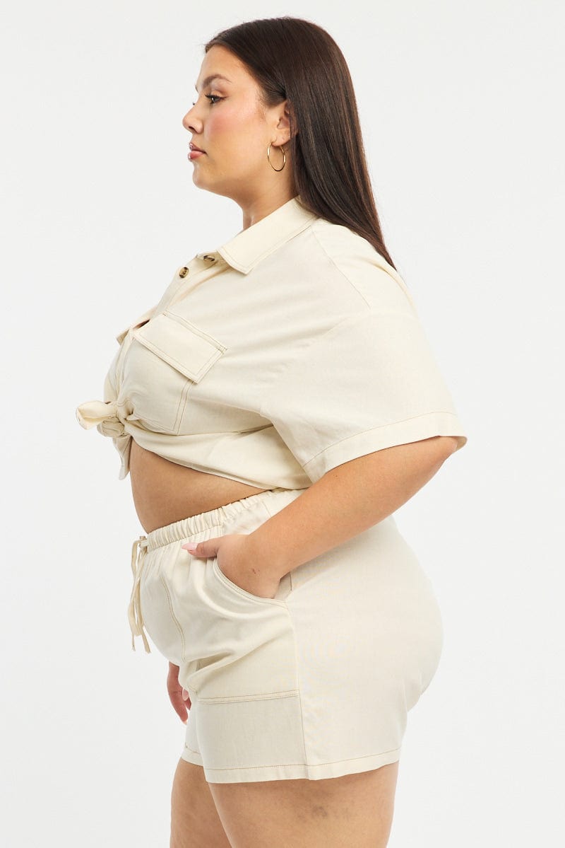 White Shorts Elastic Waist Outpocket for YouandAll Fashion