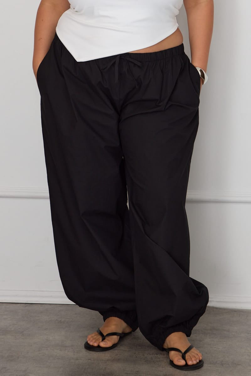 Black Mid Rise Balloon Leg Pants for YouandAll Fashion