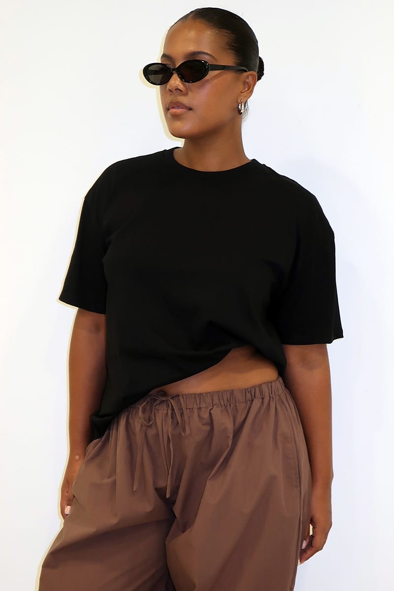 Black Relaxed T-shirt Short Sleeve for YouandAll Fashion