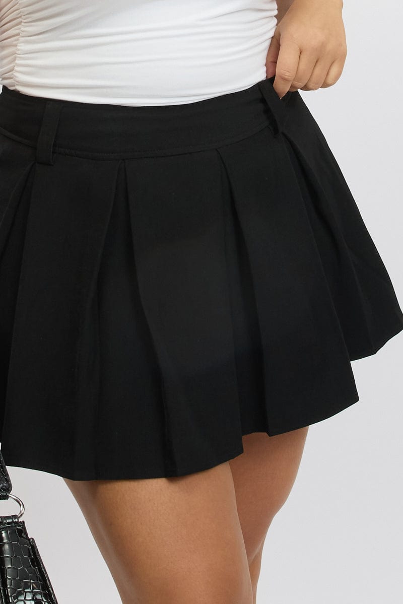 Black Pleated Mini Tennis Skirt for YouandAll Fashion