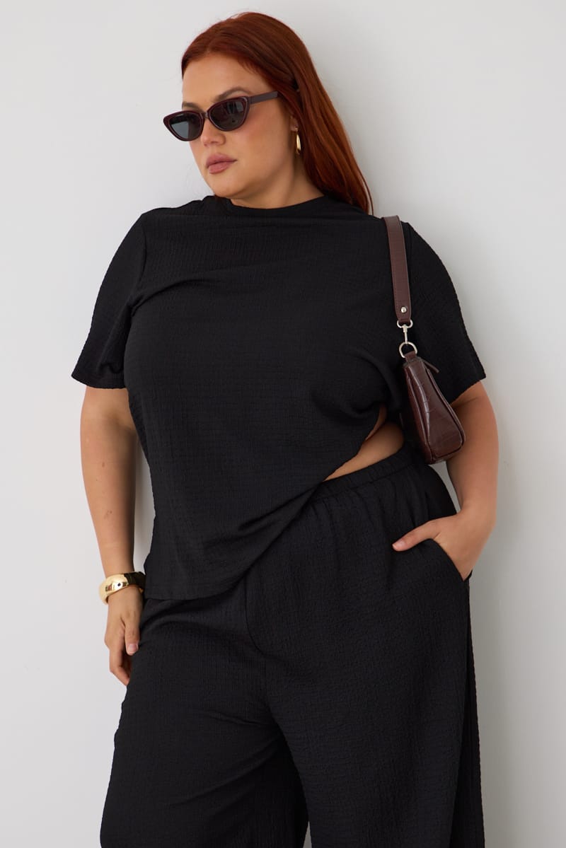 Black Textured T-shirt Short Sleeve for YouandAll Fashion