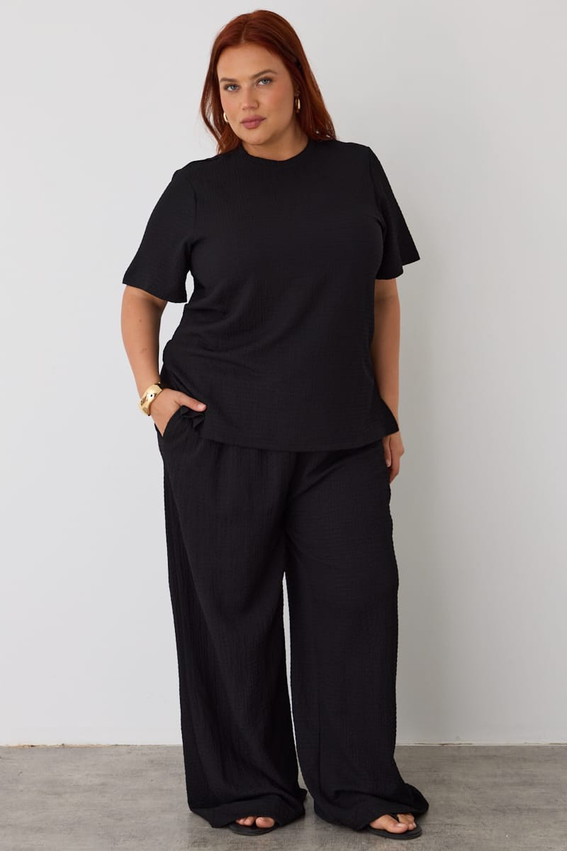 Black Textured T-shirt Short Sleeve for YouandAll Fashion