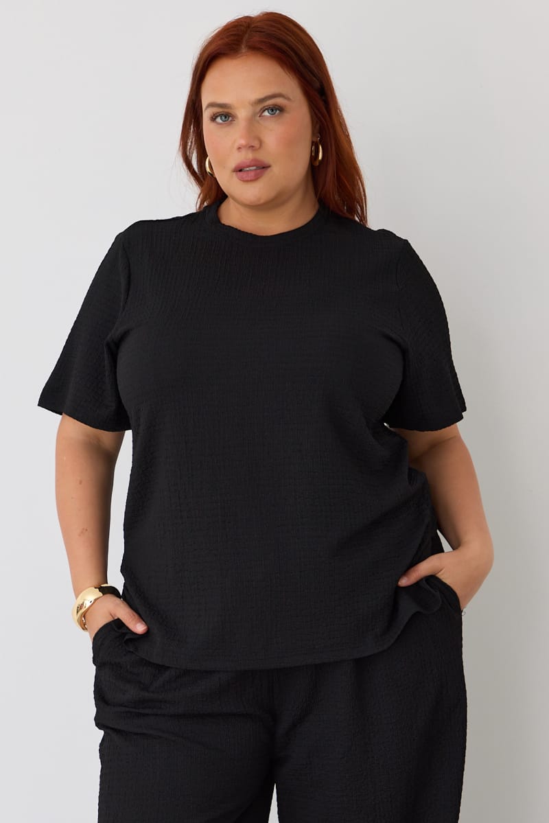 Black Textured T-shirt Short Sleeve for YouandAll Fashion