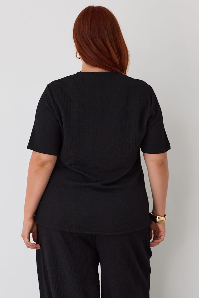 Black Textured T-shirt Short Sleeve for YouandAll Fashion