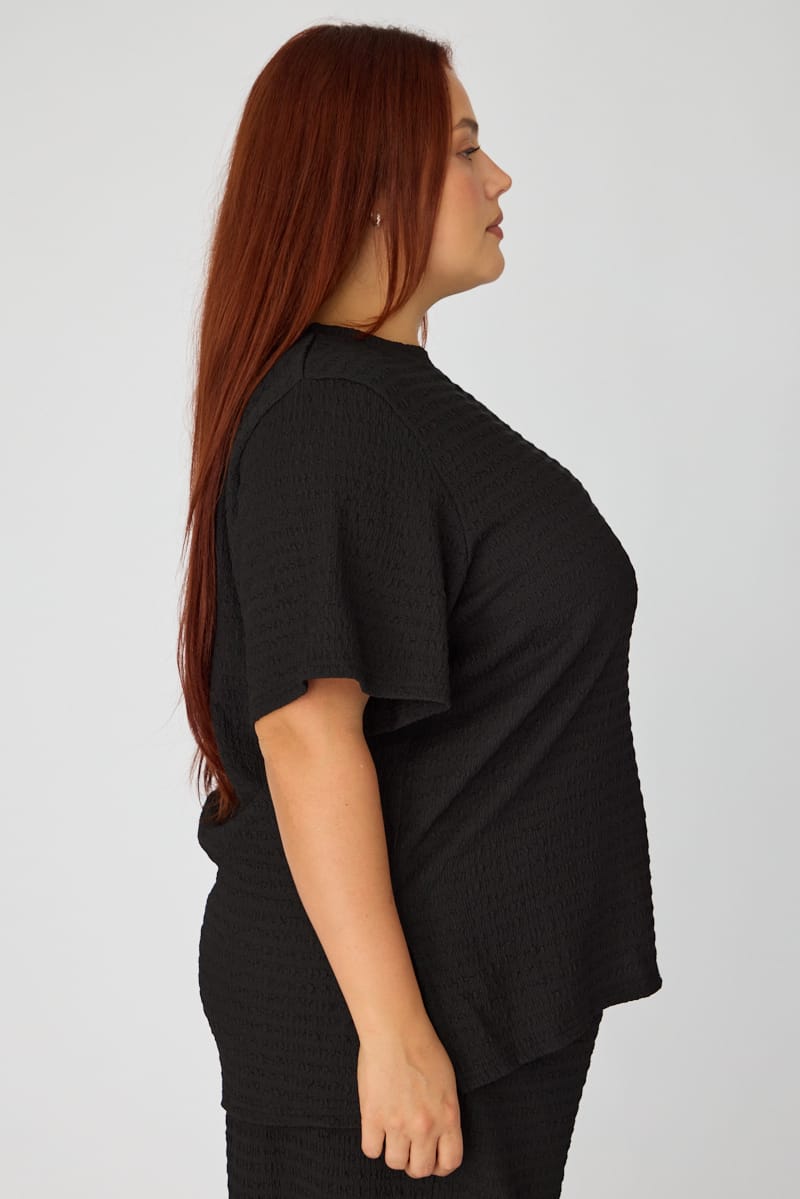 Black Textured T-shirt Short Sleeve for YouandAll Fashion