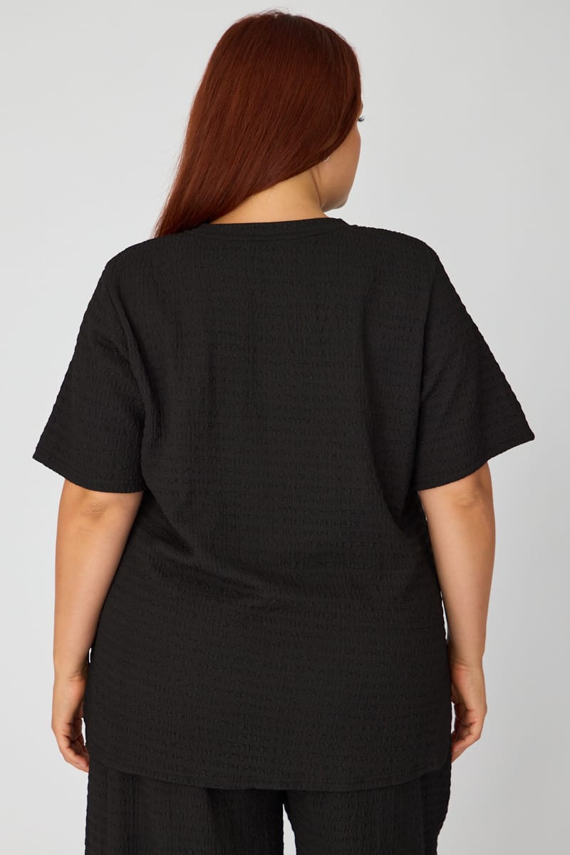 Black Textured T-shirt Short Sleeve for YouandAll Fashion