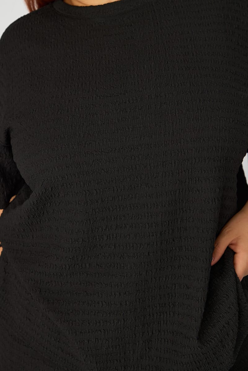 Black Textured T-shirt Short Sleeve for YouandAll Fashion
