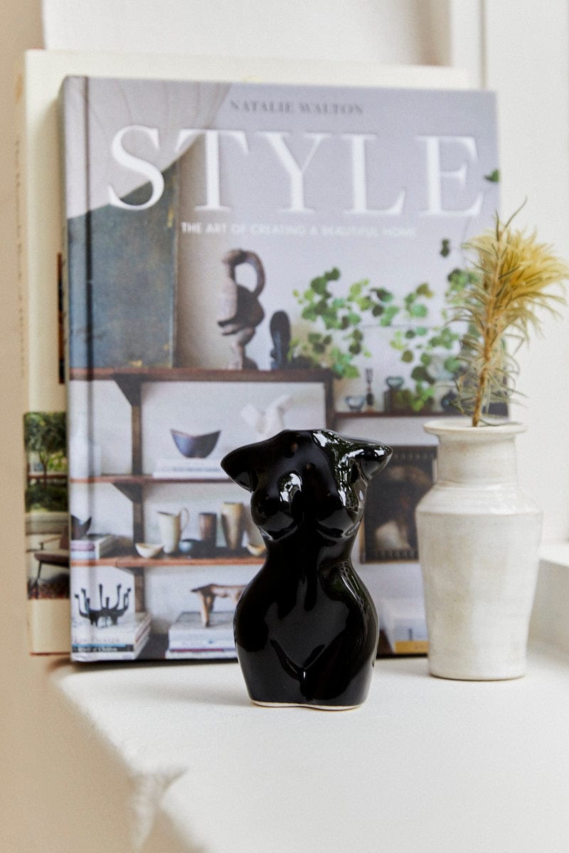 Black Body Vase