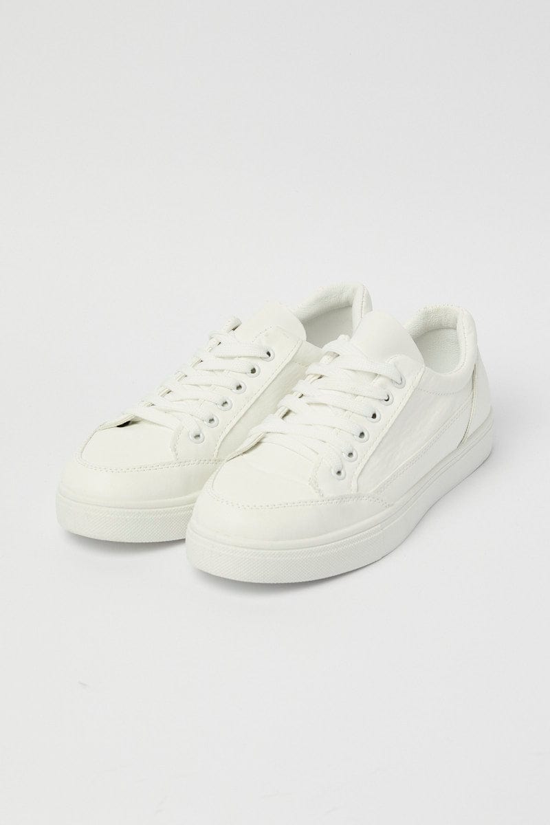 White Lace Up Skate Shoes Sneakers