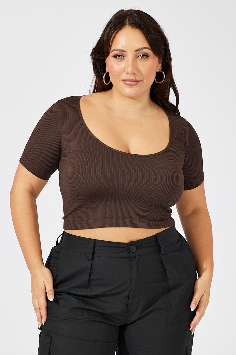 Brown T Shirt Short Sleeve Scoop Neck Seamless for YouandAll Fashion