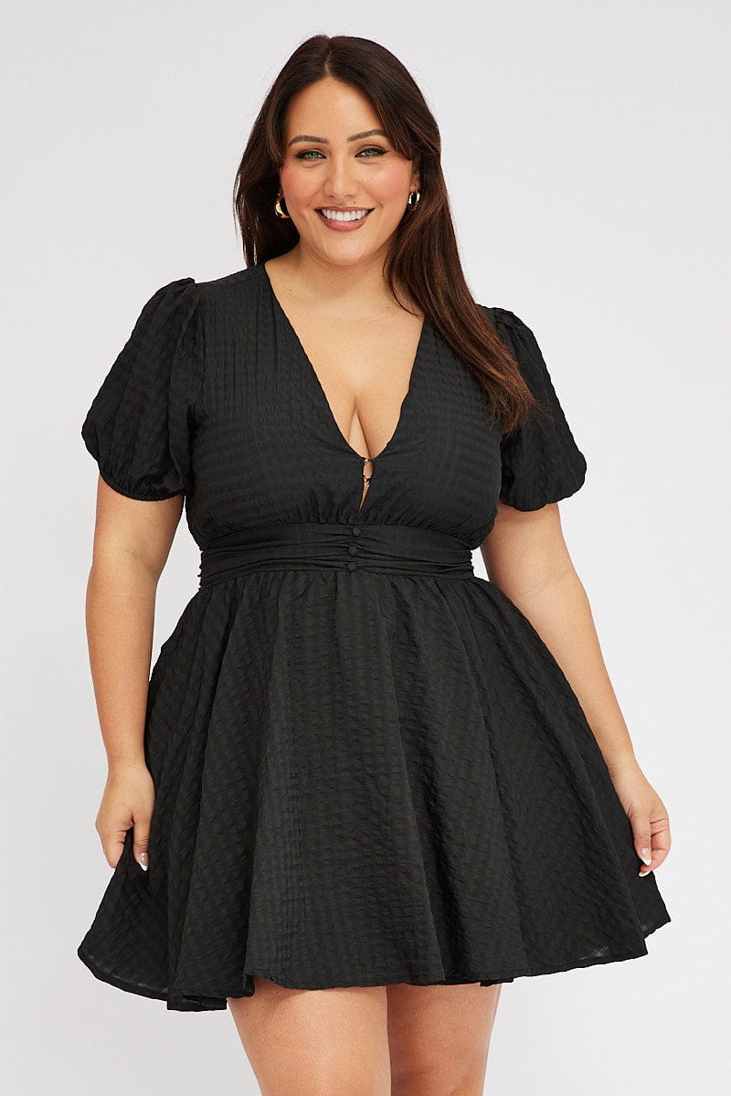 Black short hotsell flare dress